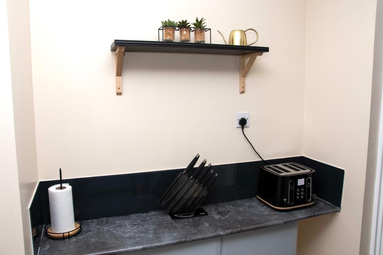 Xb Property - Comfy House Perfect For Families Contractors Relocators West Bromwich Exteriör bild